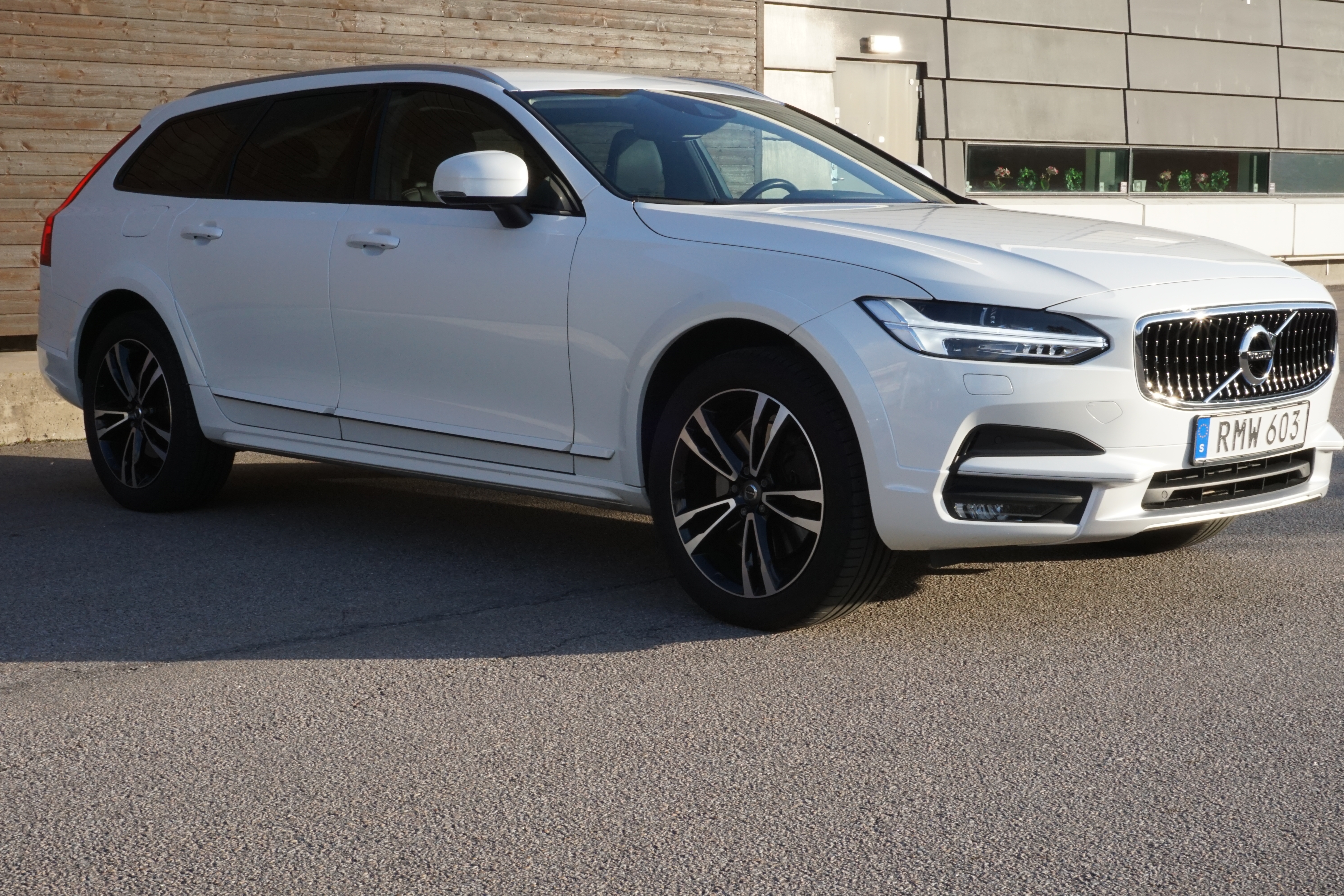 Volvo V90 Cross Country 2018, bild 3/44
