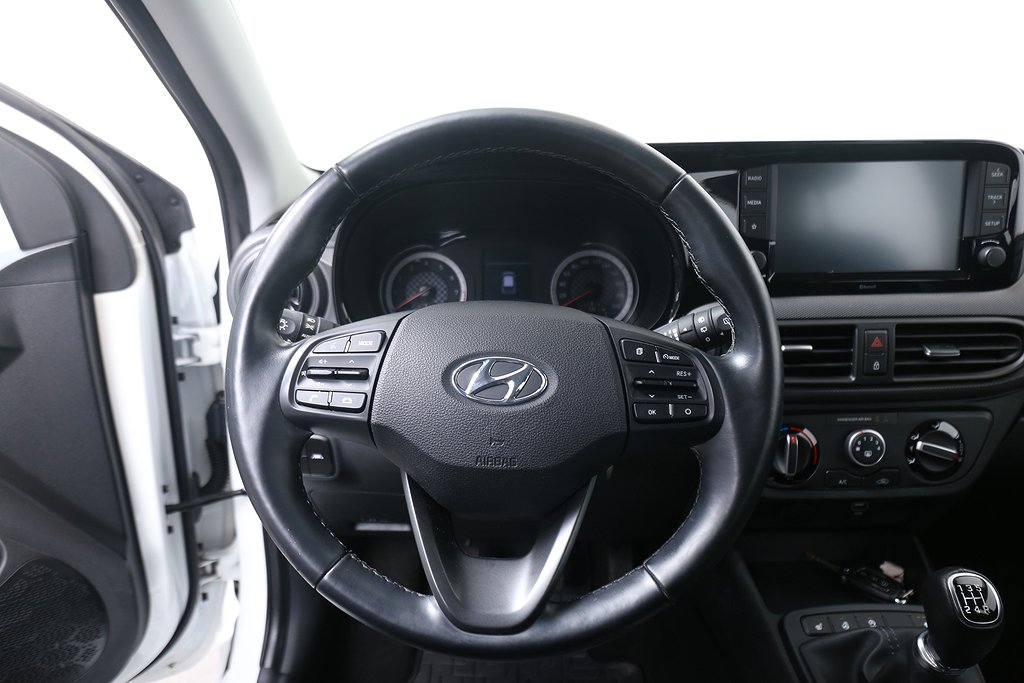 Hyundai i10 1,0 67hk Essential 5-D CarPlay Bluetooth 2021
