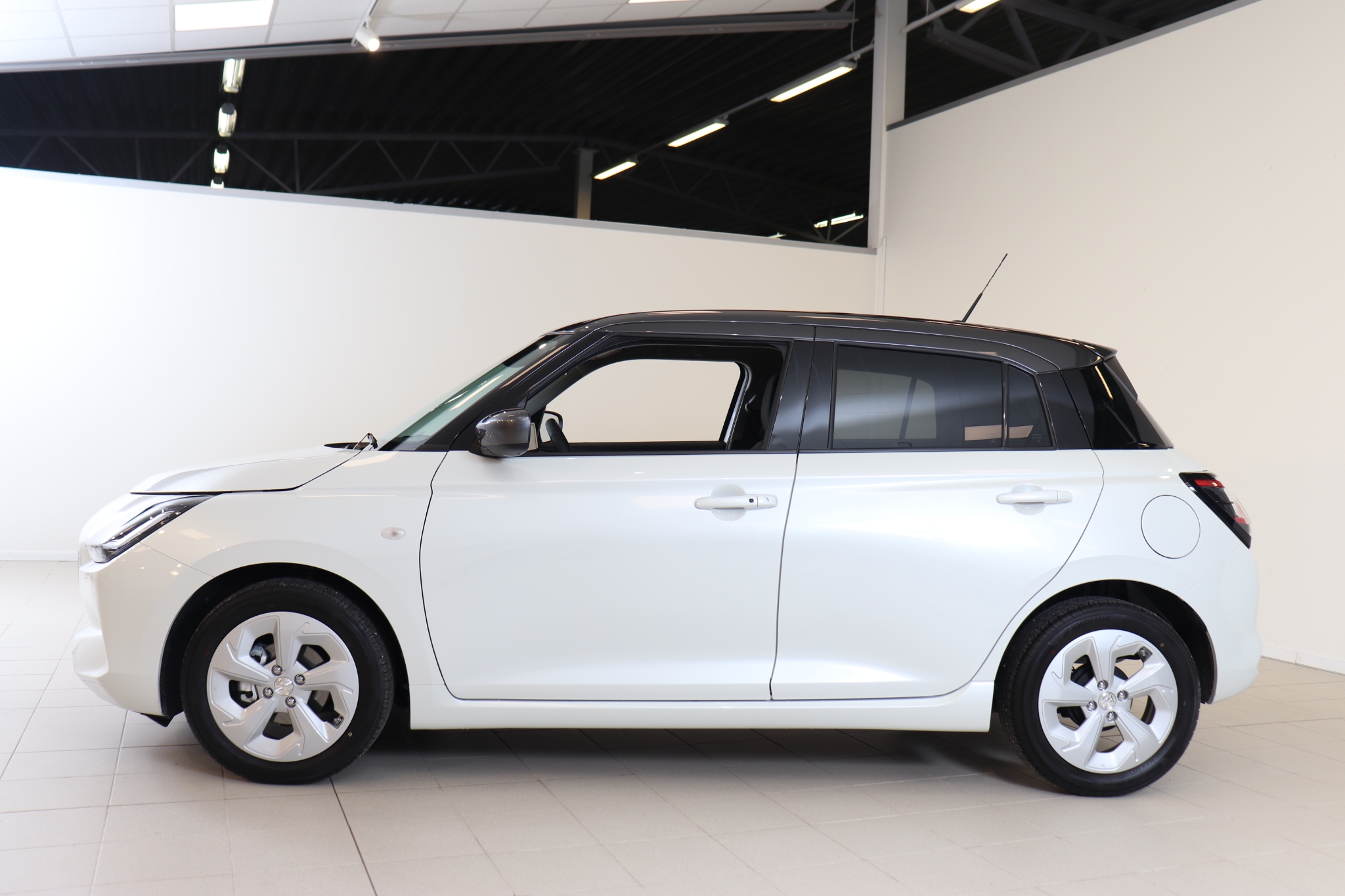 Suzuki Swift 1.2 Hybrid AUT Select 83hk 2026, bild 4/44