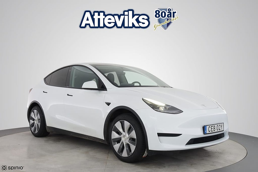 Tesla Model Y Standard Range RWD 299hk *Drag/Pano/Autopilot/360°