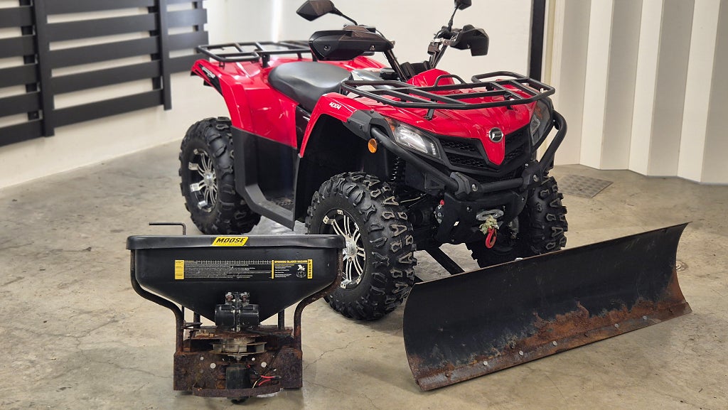 CFMOTO Cforce 520- SNÖPLOG -SALTSPRIDARE