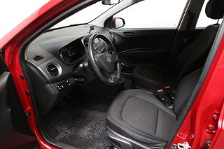 Halvkombi Hyundai i10 8 av 20