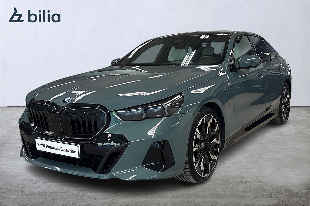 BMW 550 e xDrive Sedan M-Sport Pro| B&W | Innovation | Panorama