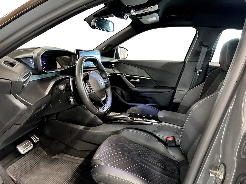 Bild på Peugeot 2008 GT 1.2 PT 130hk Aut B-KAMERA CARPLAY