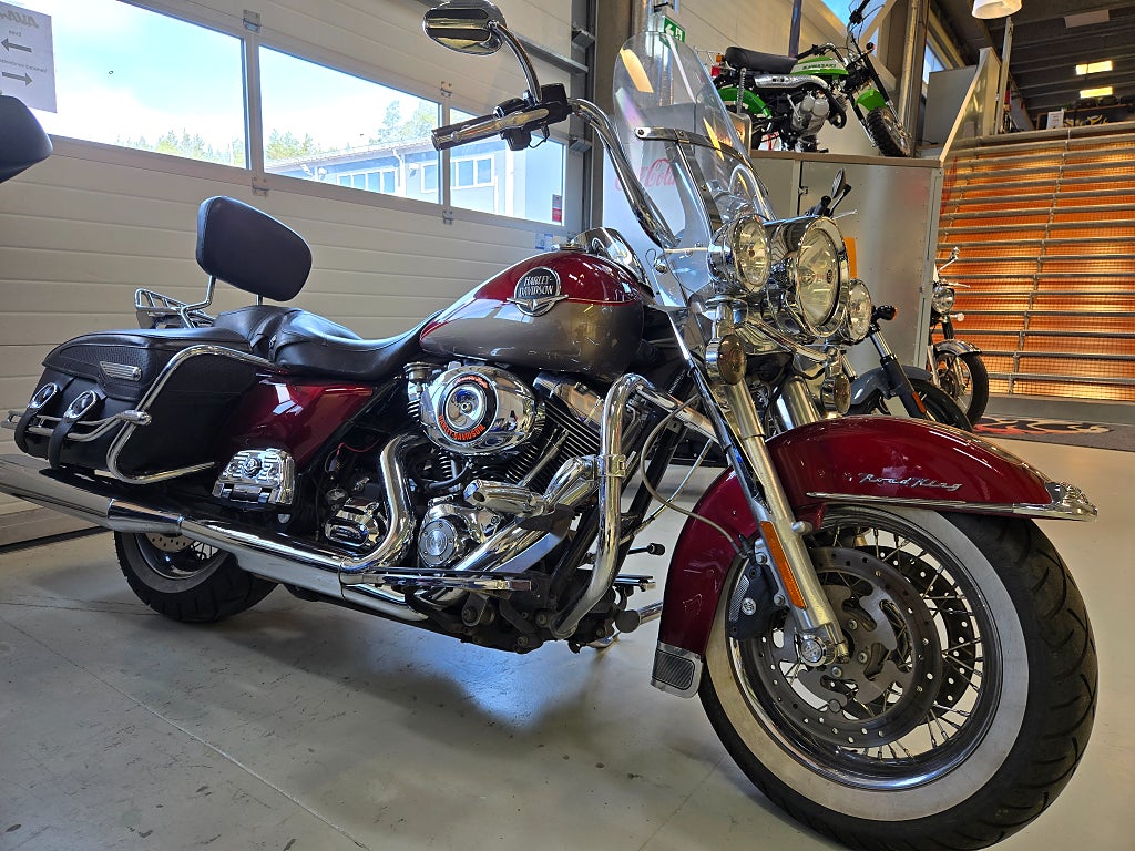 Harley-Davidson ROAD KING CLASSIC 