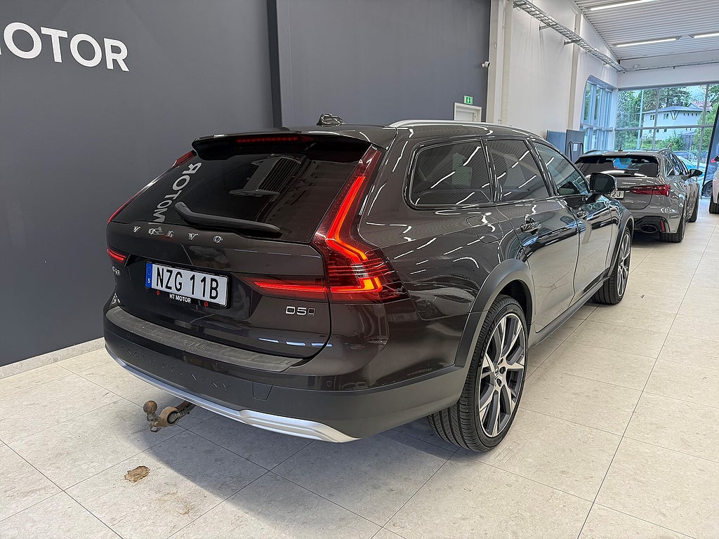 Volvo V90 Cross Country D5 AWD Advanced Dragkrok/Panorama/H&K/360°/HUD