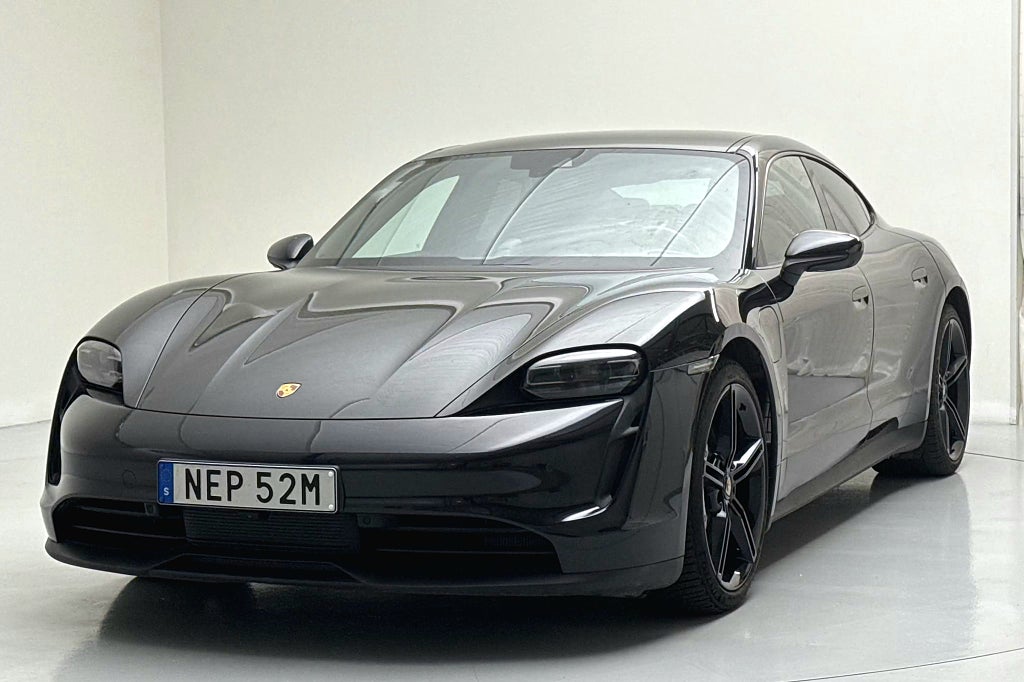 Porsche Taycan 21" Pano Bose Värmepump Passagerardisplay Sport Chrono