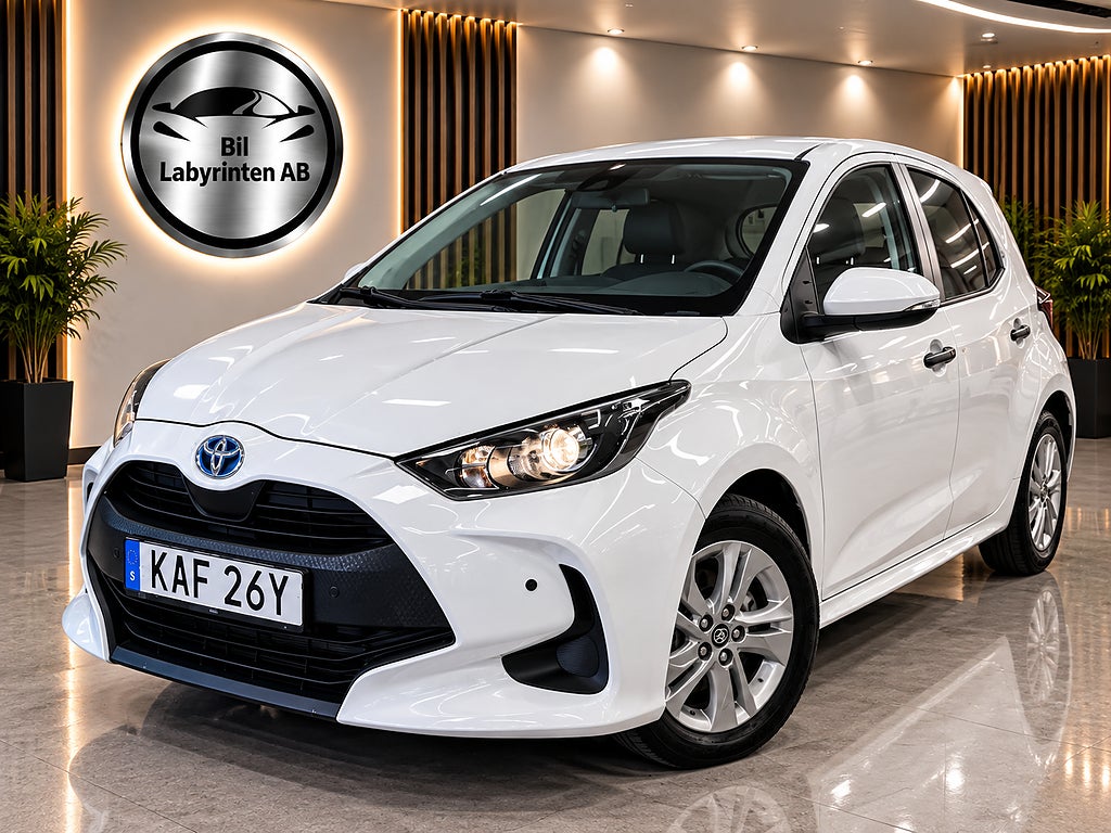Toyota Yaris Ny servad Bakkamera 2 Nycklar Hybrid CVT Active Euro 6