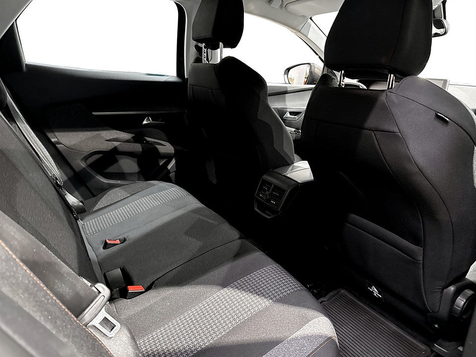 Bild på Peugeot 3008 Active 1.6 BHDi 120hk P-SENSORER DRAG