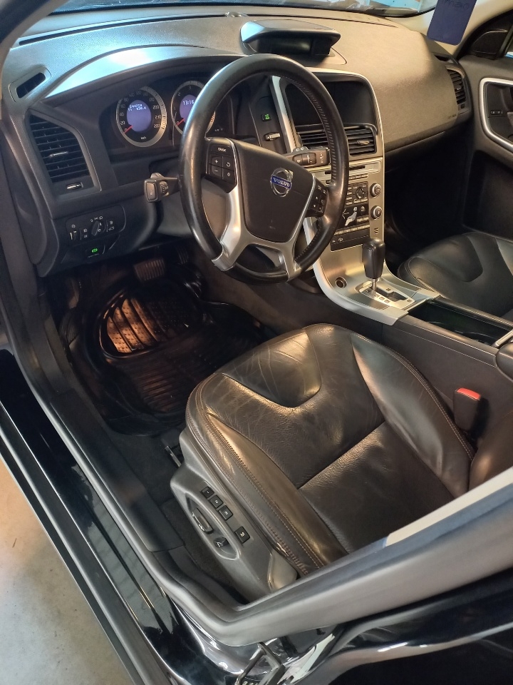 Volvo XC60 2.4D AWD Geartronic Summum 2010, bild 3/31