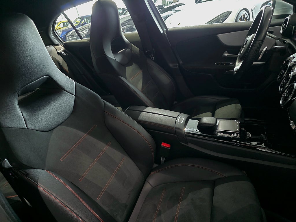 Mercedes-Benz A 200d AMG Widescreen - bild 15