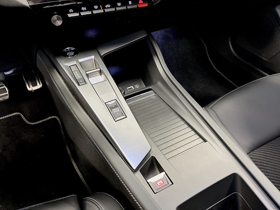 Bild på Peugeot 408 GT PHEV 225hk Aut - B-KAMERA, CARPLAY