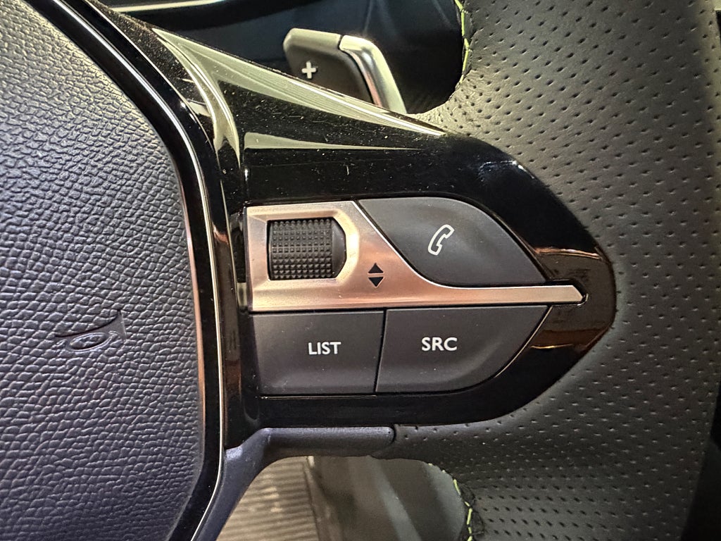 Peugeot 2008 Hybrid 145 1.2 PureTech 145 e-DSC Demobil thumbnail