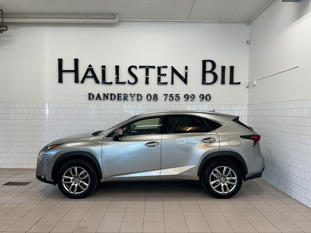 Lexus NX 300h Hybrid AWD 2.5 AWD Executive Drag Navi Svensksåld