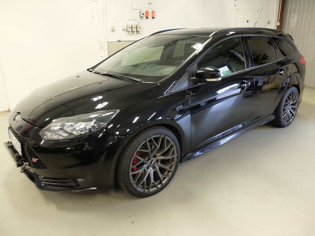 Ford Focus ST Kombi ST Euro 5 250hk S+Vhjul