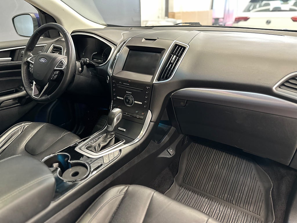 Ford Edge 2.0 AWD Titanium/B-Kamera/Drag/Nav/Fjärr-Värm
