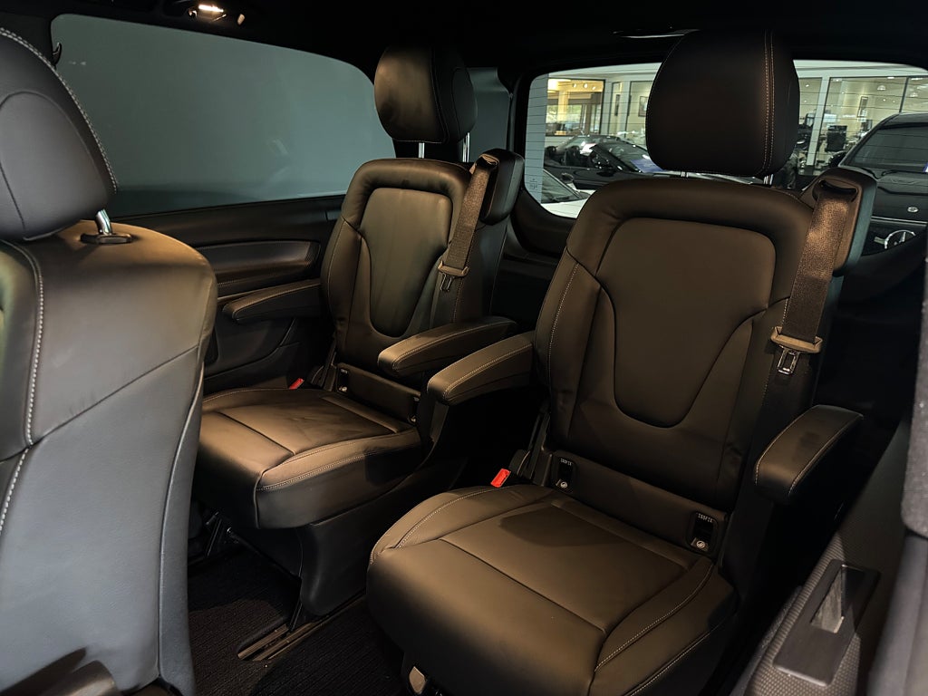 Mercedes-Benz V300 d 300 d 4Matic Lång AMG Värmare Drag Burmester Läder - bild 13