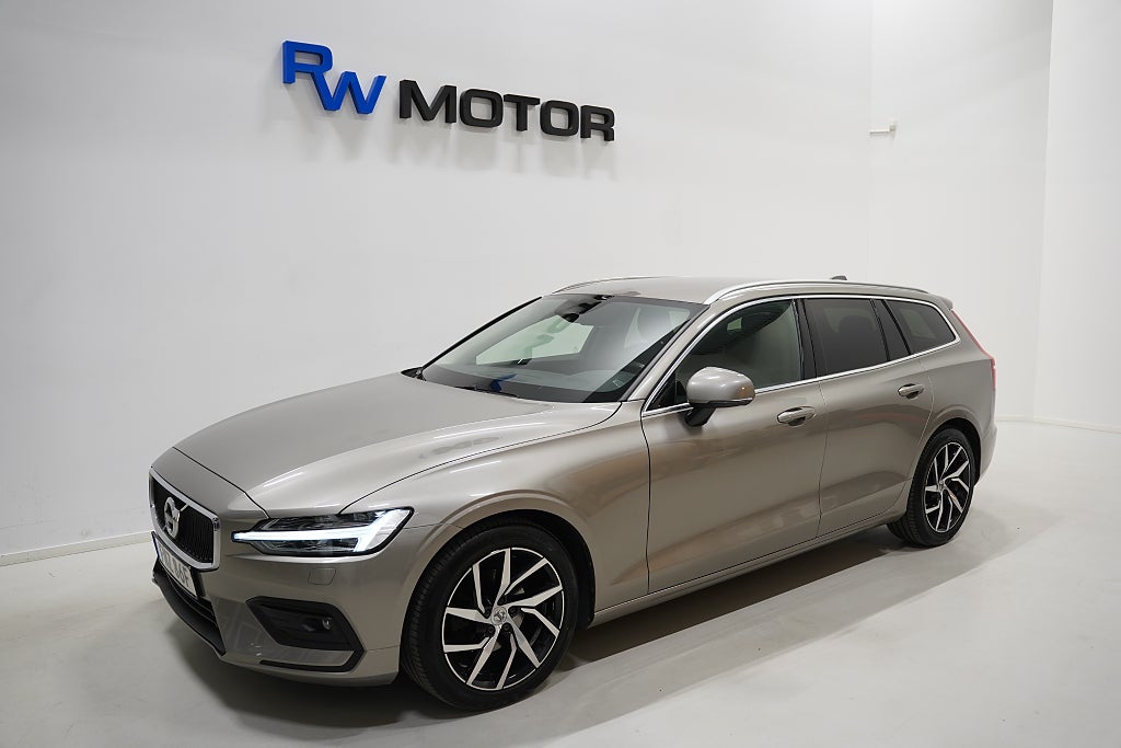 Volvo V60 D3 150hk Momentum B-kamera D-värm Drag VOC Navi 18" 