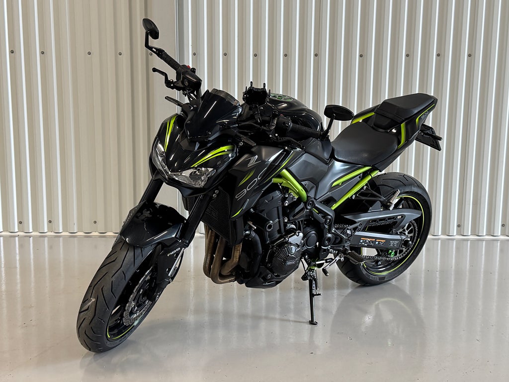 Kawasaki Z900  Akrapovic ABS Nyservad Nya däck 140hk