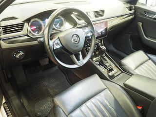 Kombi Skoda Superb 12 av 21