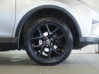 SUV Toyota RAV4 8 av 25