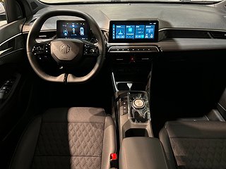 MG 3 Hybrid+ Luxury Metallic 360° GPS Pvärm S/V-hjul MOMS
