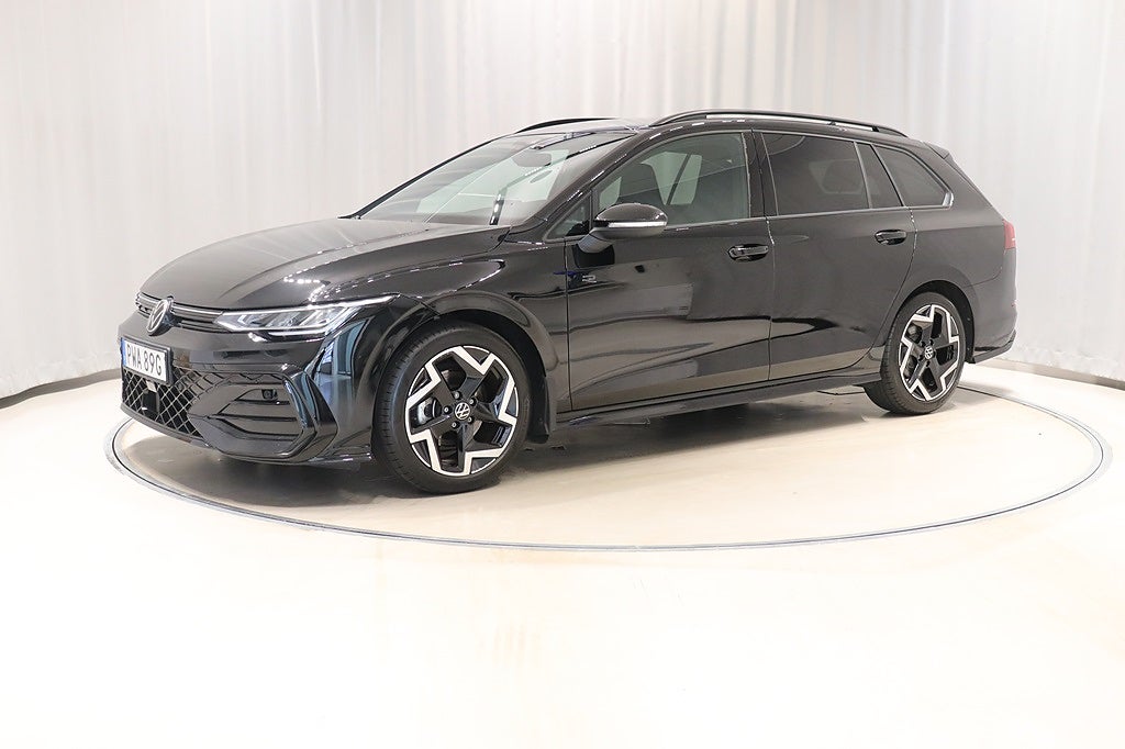 Volkswagen Golf Sportscombi R-Line 1.5 eTSI 150hk Aut Drag Kamera 2025