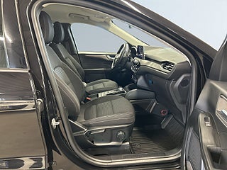 Ford Kuga Plug-In Hybrid E-CVT Kamera/M-Värmare/Xtraljus/S&V-Däck – bild 10