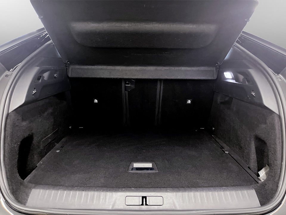 Bild på Peugeot E-3008 GT Ultimate 85kWh 214hk Aut - PANO, FOCAL