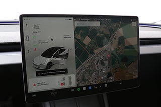 Sedan Tesla Model 3 21 av 31