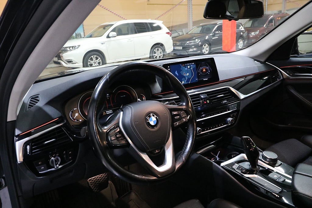 BMW 520d 2018 - miniatyr 10