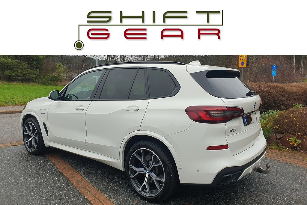 BMW X5 xDrive45e 21 tum MOMSBIL 6-cyl M-SPORT Panorama