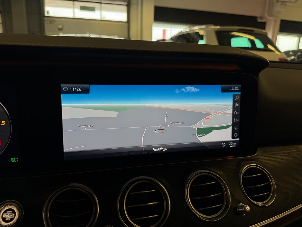 Mercedes-Benz E 2018 - miniatyr 24