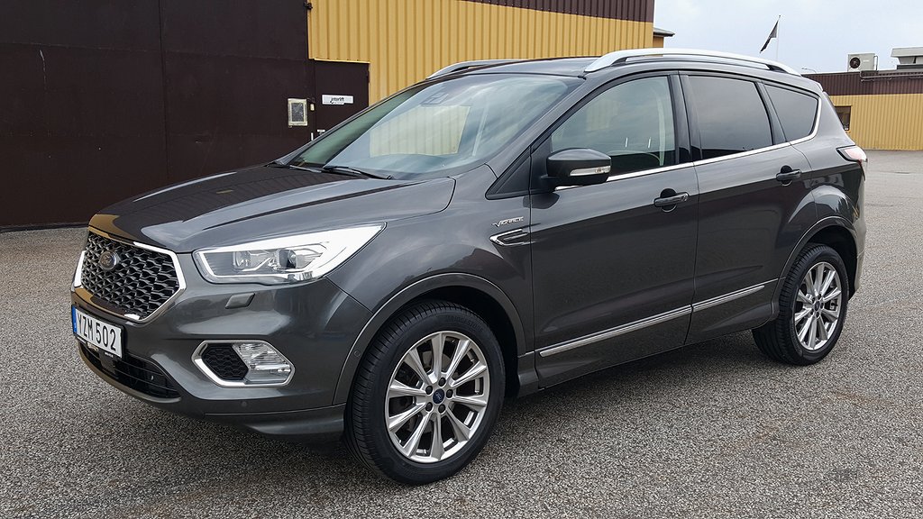 Ford Kuga 2.0 TDCi 180hk AWD Vignale Navi B-kamera Drag Panorama