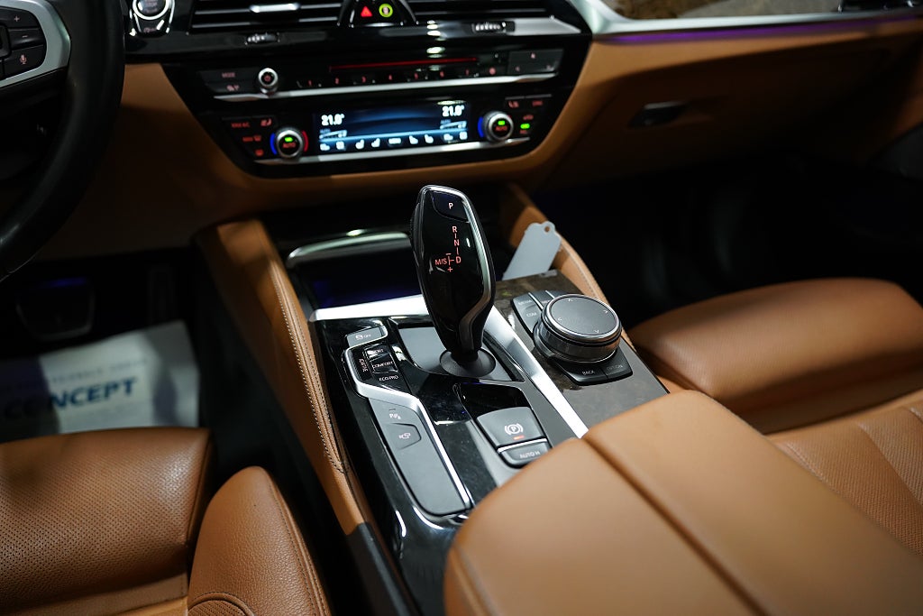 BMW 530D xDrive 265hk M Sport H/K Panorama HUD 360° Venti D-värm