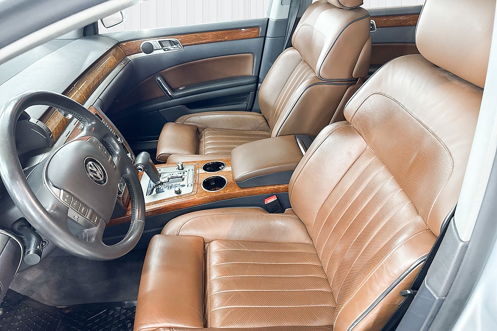 Volkswagen Phaeton 2011