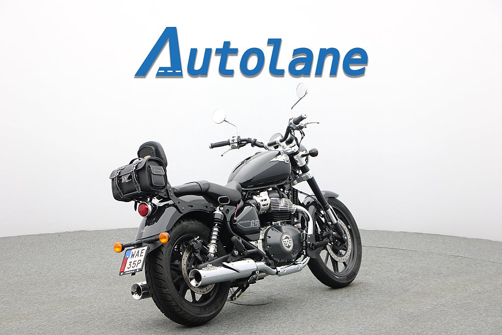 Royal Enfield Royal Super Meteor 650 *RESERVERAD*