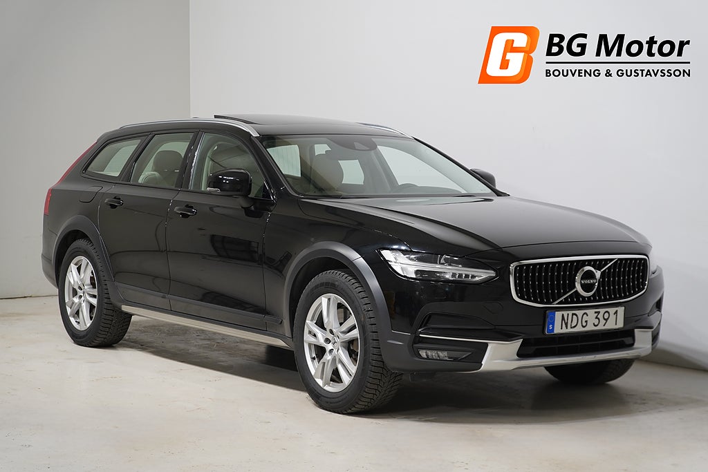 Volvo V90 Cross Country D4 190HK AWD Aut Momentum Värmare/P-sensorer/Pano
