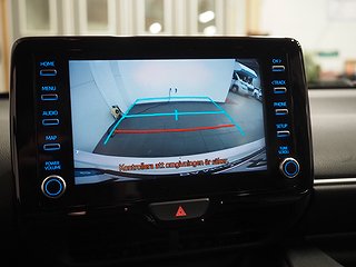 Halvkombi Toyota Yaris 21 av 23