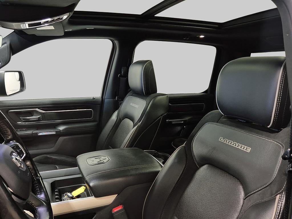 Dodge RAM 1500 Crew Cab Laramie Sport V8 HEMI Luftfj.