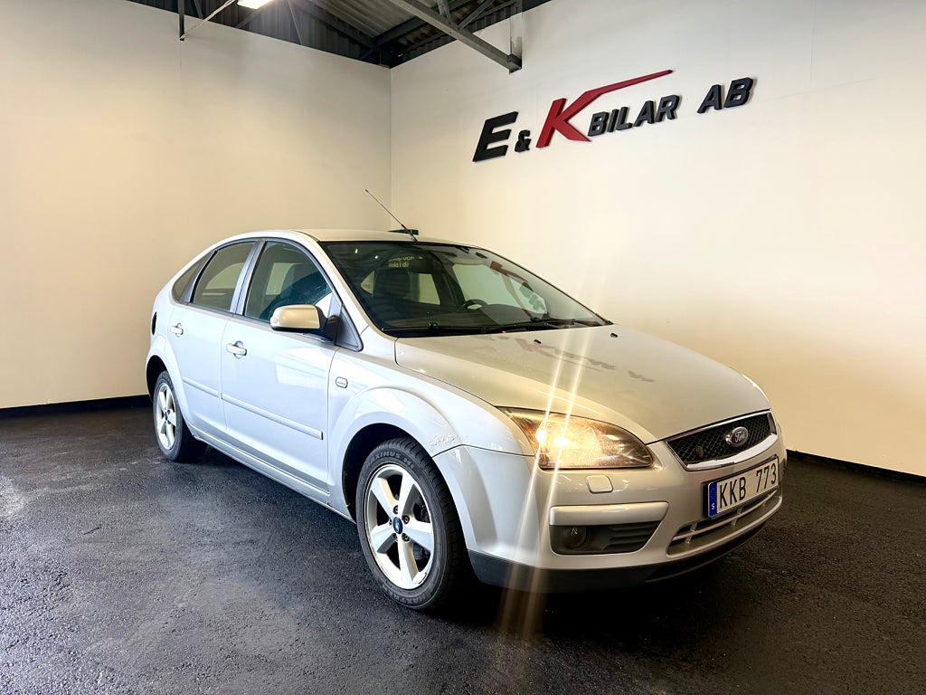 Ford Focus 5-dörrars 1.8 Flexifuel (Dragkrok)
