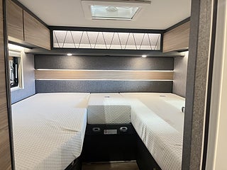 Husbil-halvintegrerad Dethleffs GLOBEBUS PERFORMANCE 4X4 T46 18 av 30