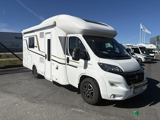 Eura Mobil PRS 730 EB / Låga långbäddar / Taksäng