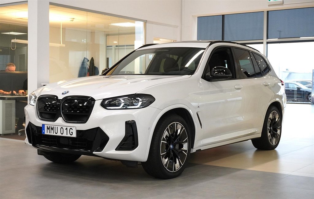 BMW iX3 M Sport Charged Plus Drag Panorama Skinn