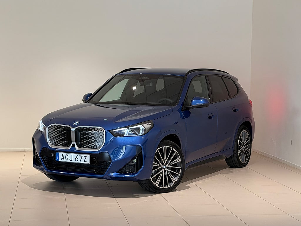 BMW iX1 xDrive30, M-Sport, Driving Plus, Parking Plus, Drag 