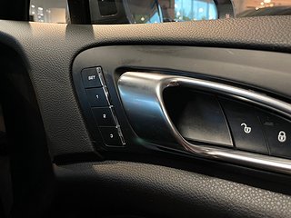 Porsche Cayenne TipTronic AWD 262hk MoK/D-värm/Drag/Kamera