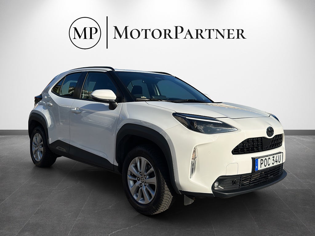 Toyota Yaris Cross Hybrid 115 AWD CVT Cockpit B-Kamera Värmare MOMS
