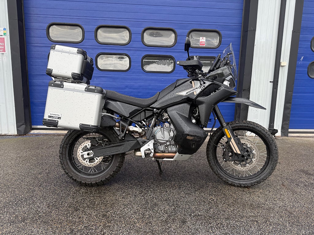 CFMOTO 800 MT-X STOR NYHET  DEMOMASKIN MED VÄSKOR