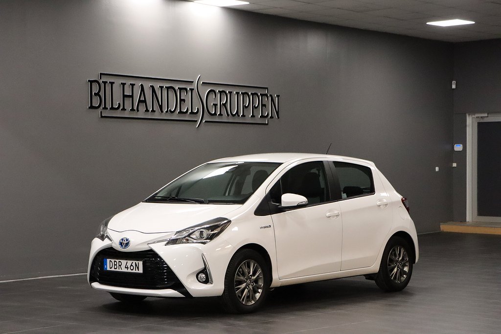 Toyota Yaris Hybrid e-CVT Active Automa/B-kamera/5300Mil