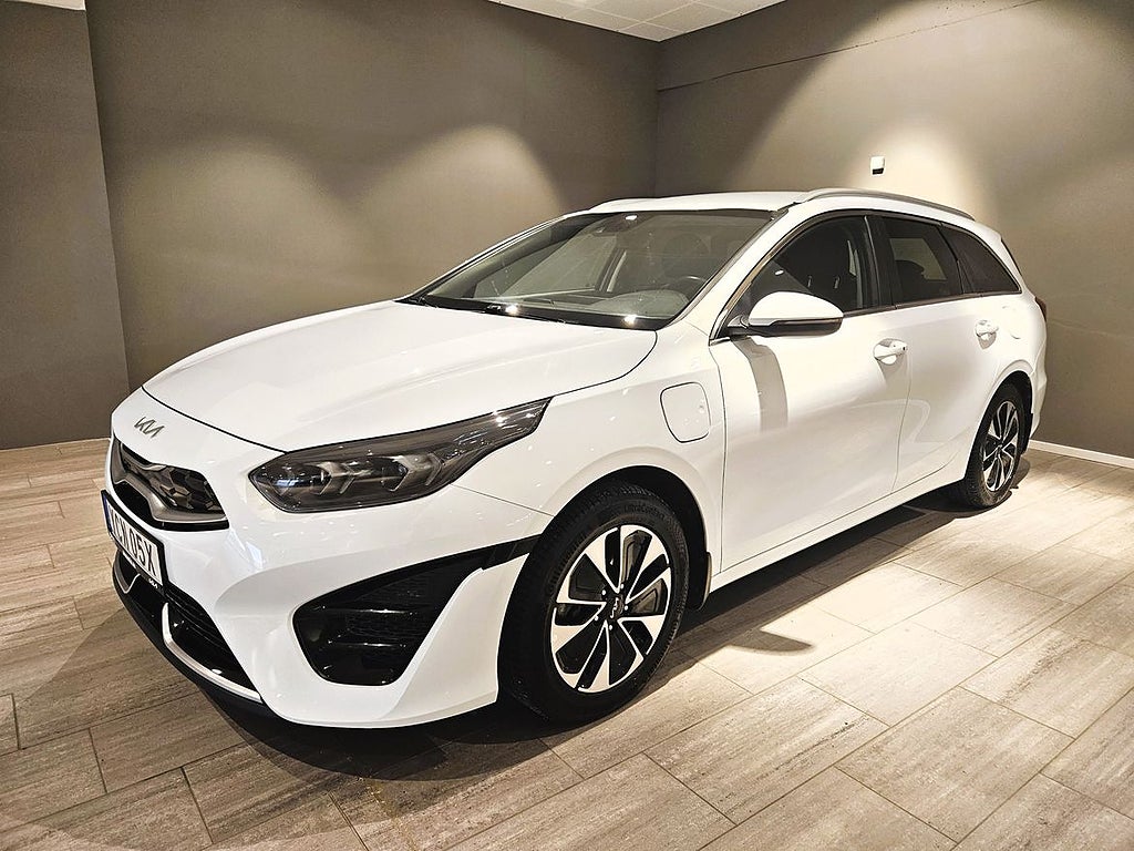 Kia Ceed Sportswagon Plug-in Hybrid V-hjul Backkamera Drag